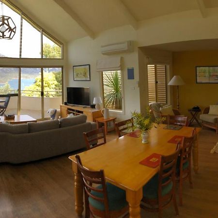 Freycinet Beach House Coles Bay Extérieur photo